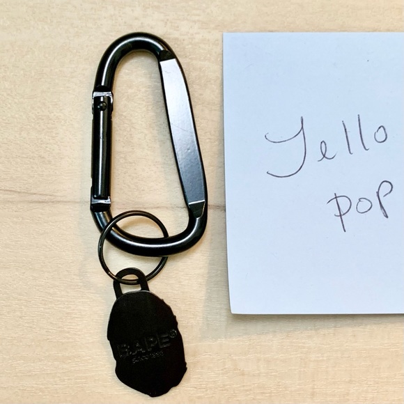 ๐ค A bathing ape Bape black metal keychain - Picture 2 of 4